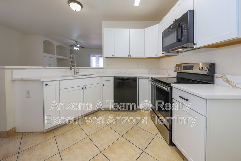 Tucson House: 7041 Mitchell Flyer Road