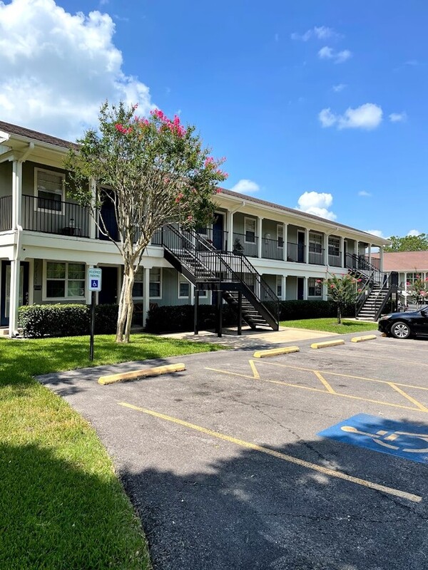 Brenham Condo: 910 North Park Street - 966