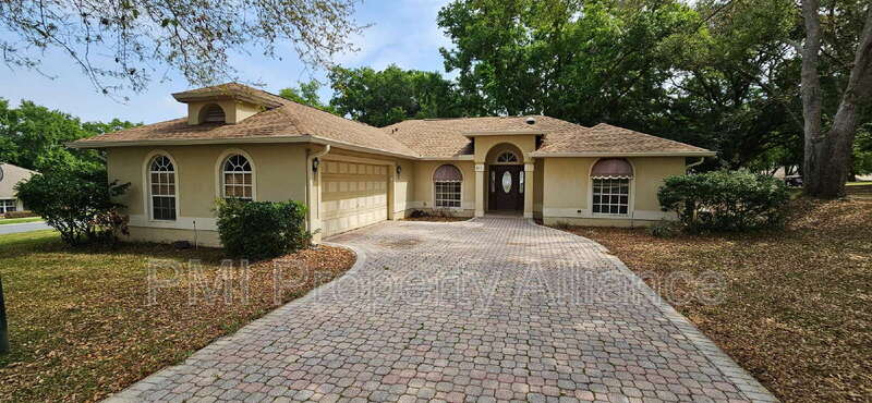 Clermont House: 8511 Spyglass Loop