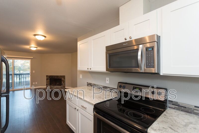 Beaverton House: 12225 SW Longhorn Ln