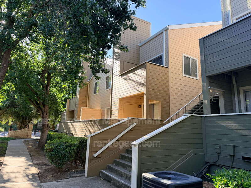 Sacramento Condo: 1019 Dornajo Way