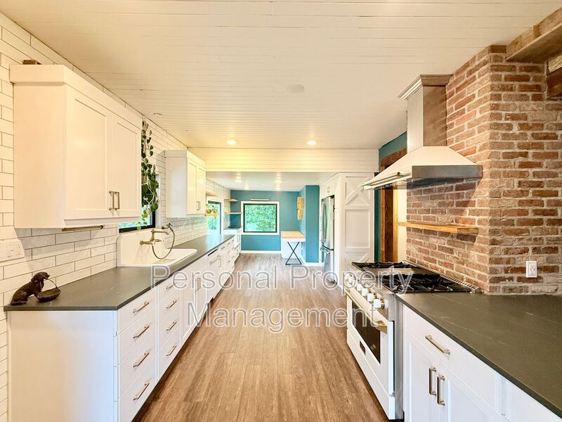Washougal House: 2234 N L St.