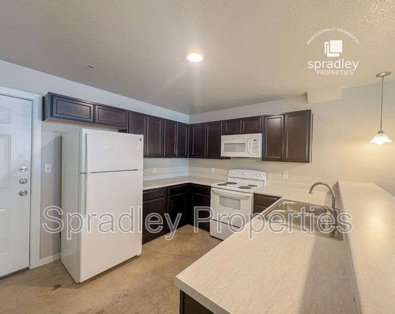 Belton Condo: 255 E 5th Ave, Apt 312