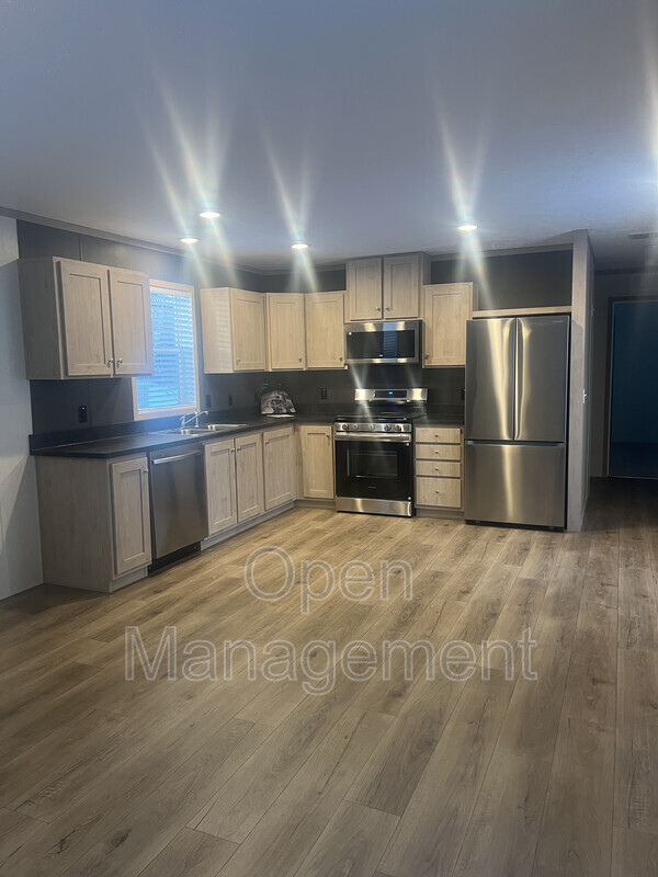 Fargo House: 8-1017 Gibraltor