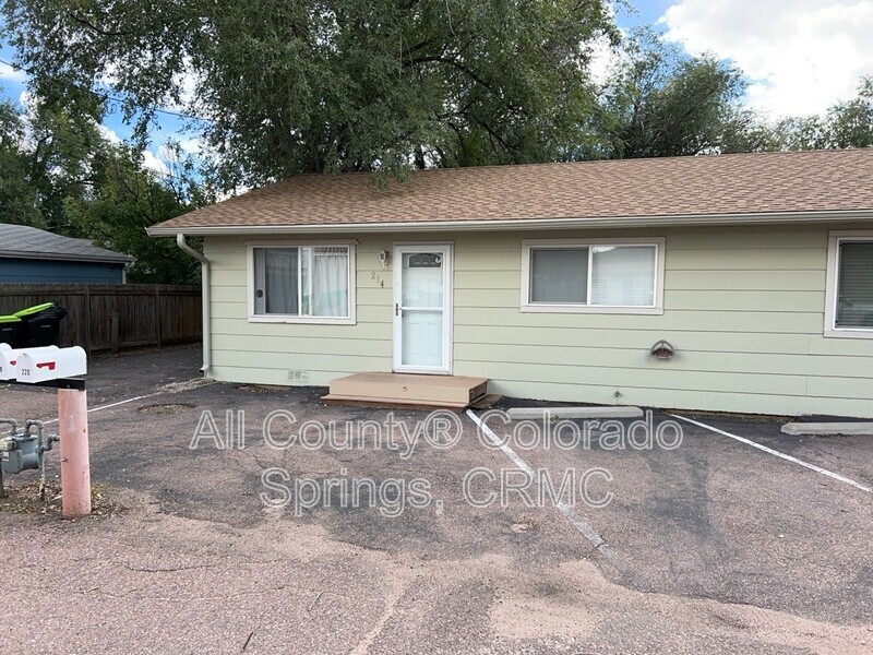 Fountain Condo: 214 West Alabama Avenue