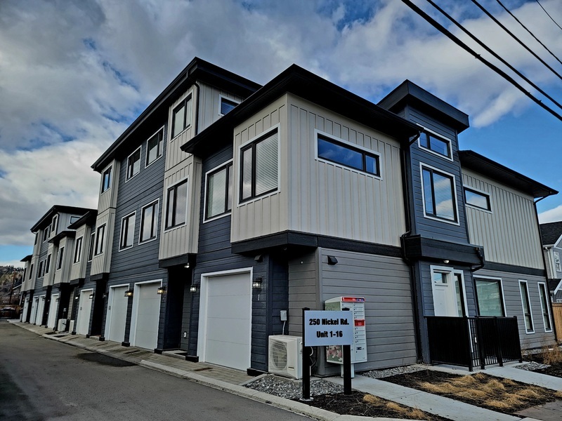 Kelowna Townhome: 250 Nickel Rd