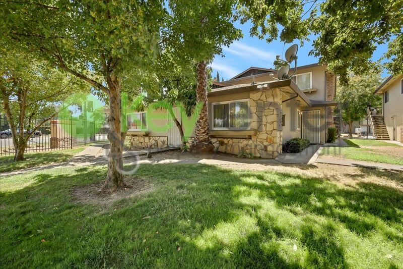 Sacramento House: 2941 Norcade Circle