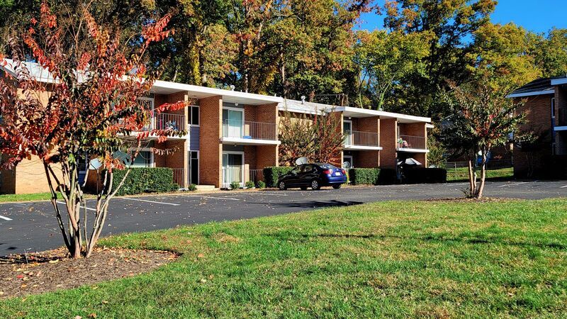 Richmond Condo: 1700 Carlisle Ave