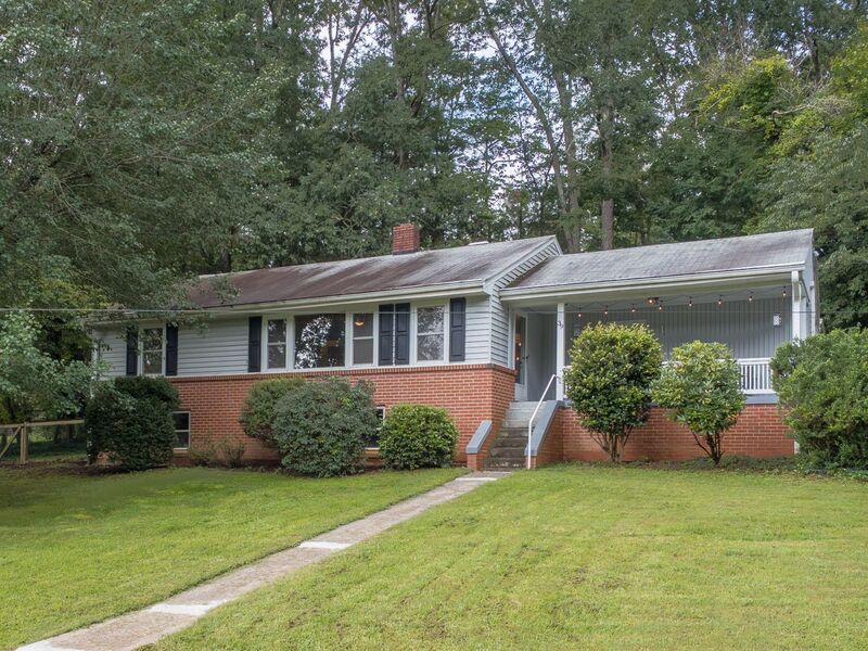 Asheville House: 39 Reese Road