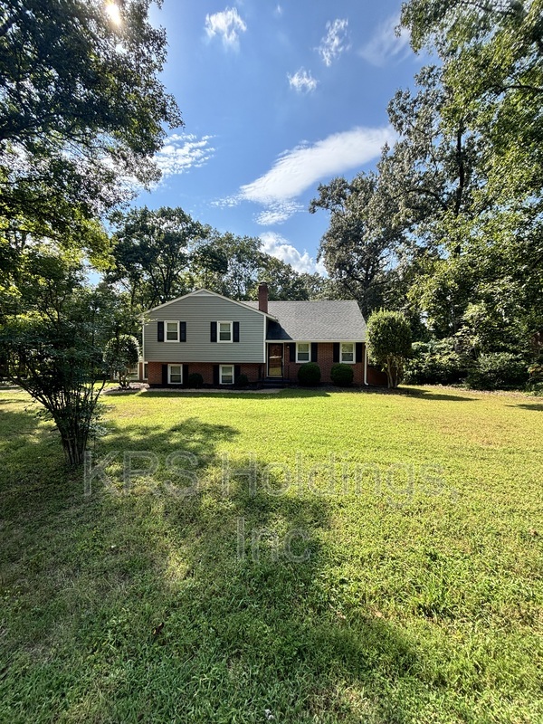 North Chesterfield House: 2318 Penrose Dr