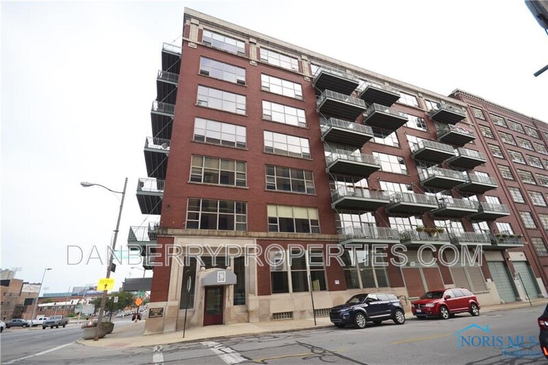 Toledo Condo: 745 Washington Street - 1