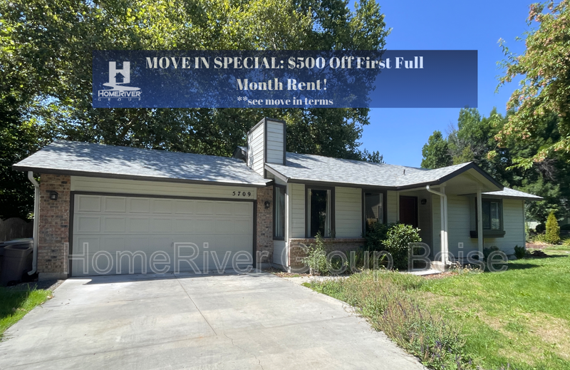 Boise House: 5709 W Parapet Ct