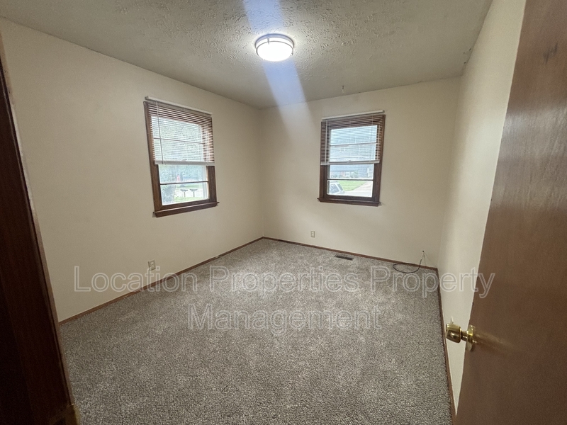 806 West 25th Street - A, Lawrence, Kansas rental photo 14 of 16