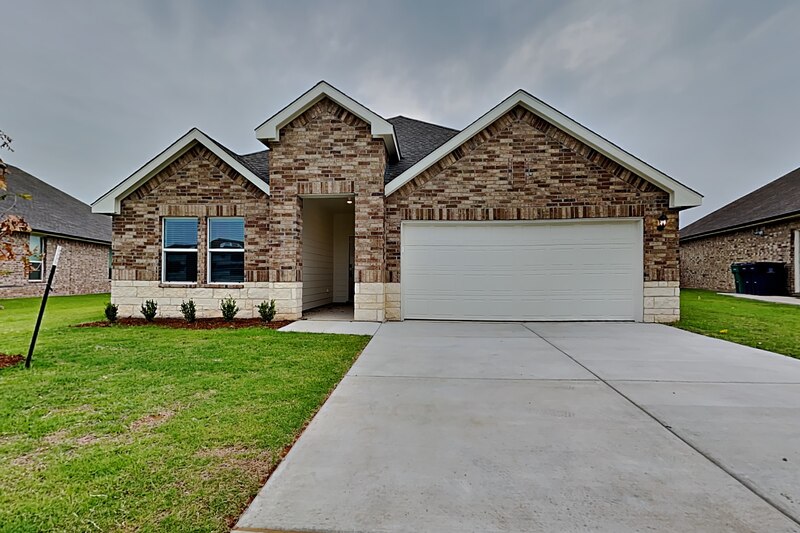 Yukon House: 2800 Tracys Mnr