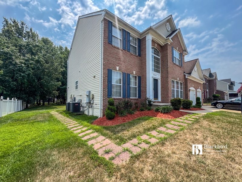 Upper Marlboro Condo: 13615 Tree Leaf Court
