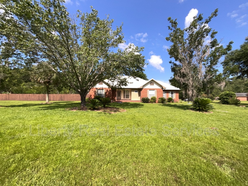 Hinesville House: 380 Tremain Dr