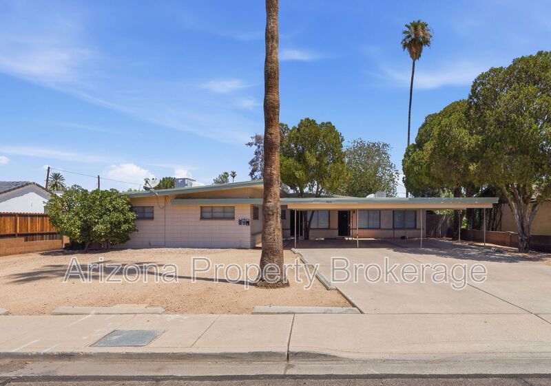 Mesa Condo: 450 W. 6th St.