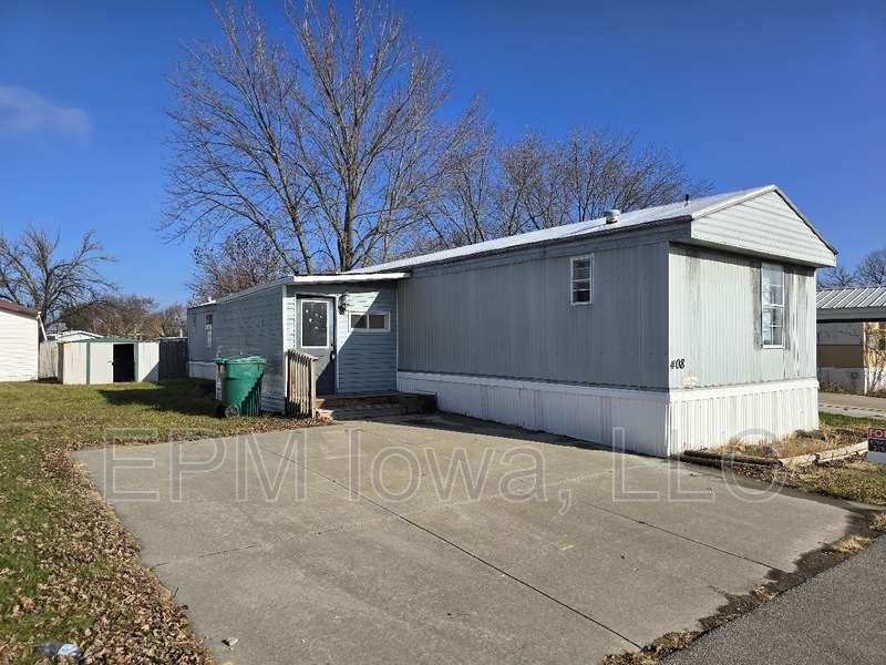 Cedar Falls House: 700 West Ridgeway Avenue Lot 408