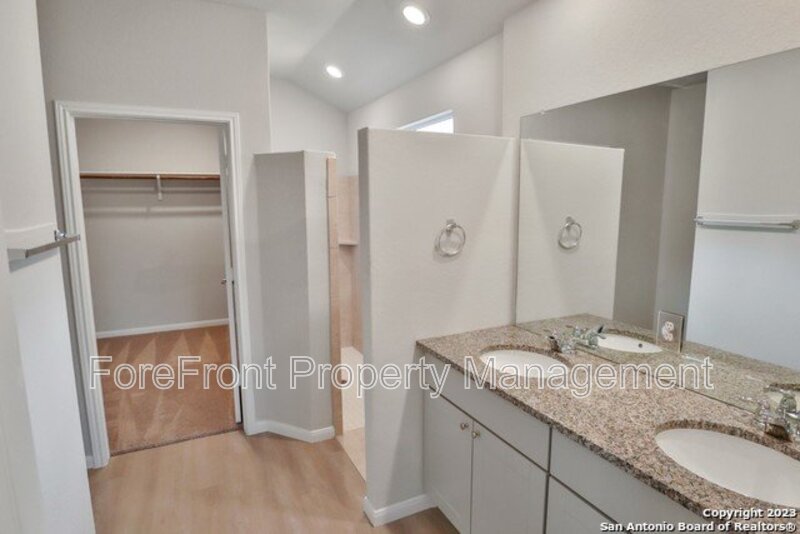 12023 Links Parkway San Antonio TX 78221 - Photo 4