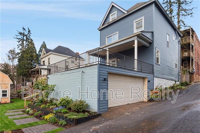 Pittsburgh House: 228 Sylvan Walk