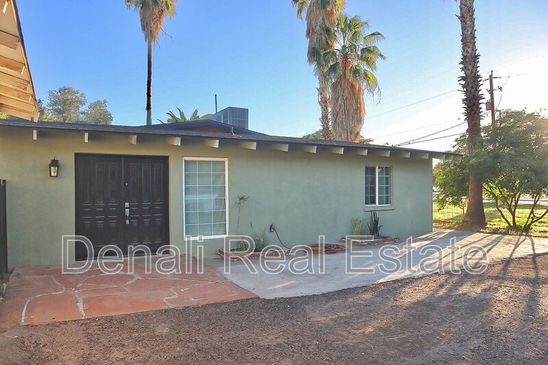 Gilbert House: 21047 S. 156th Street