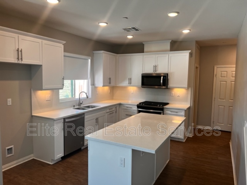 Santee House: 8696 Camden Drive