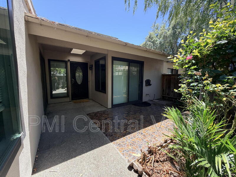 Stockton House: 3440 W. Benjamin Holt Drive