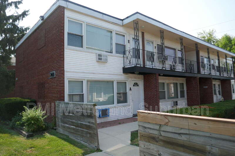 Des Plaines Condo: 748 East 5th Court