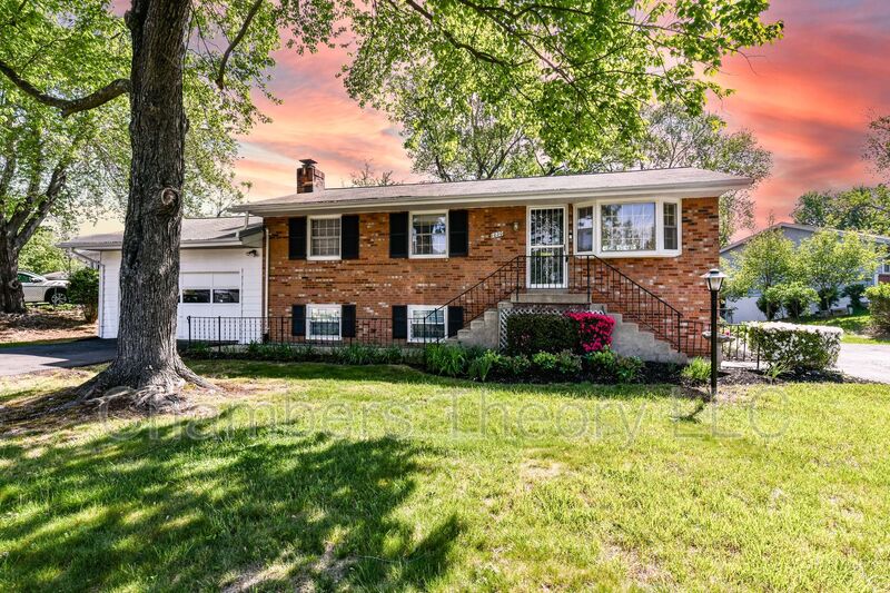 Sterling House: 1020 S. Hoga Rd.