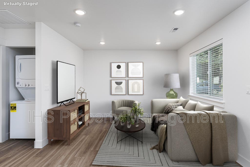 West Richland Townhome: 452 S 40th Ave.