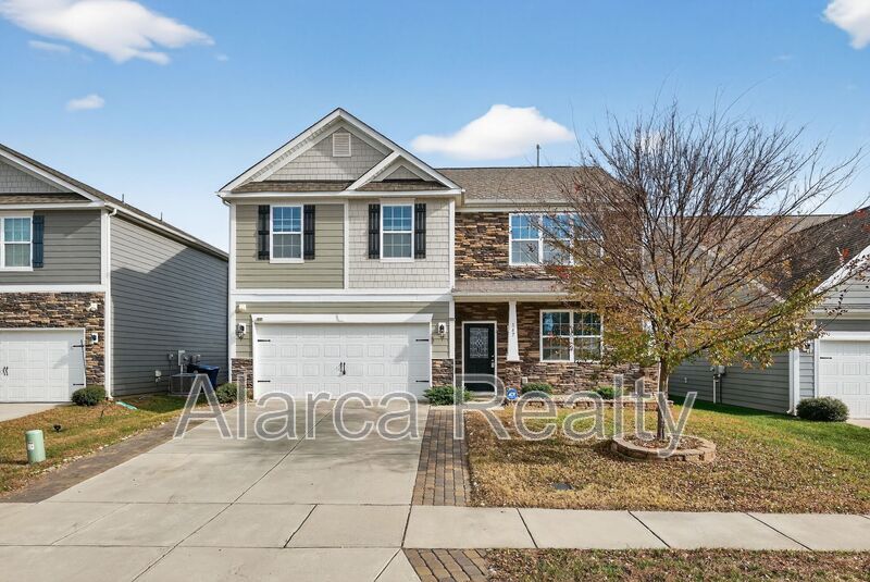 Mooresville House: 147 Cherry Birch St