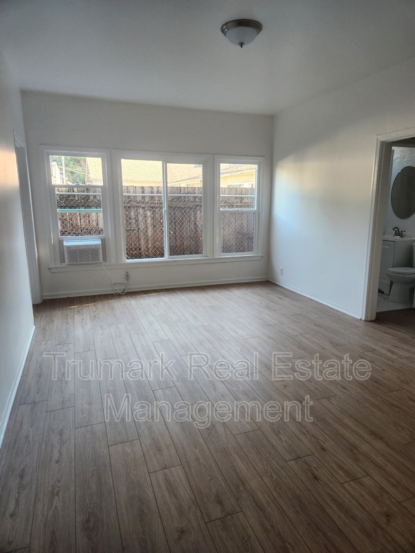 Glendale Condo: 325 W Lomita Ave.