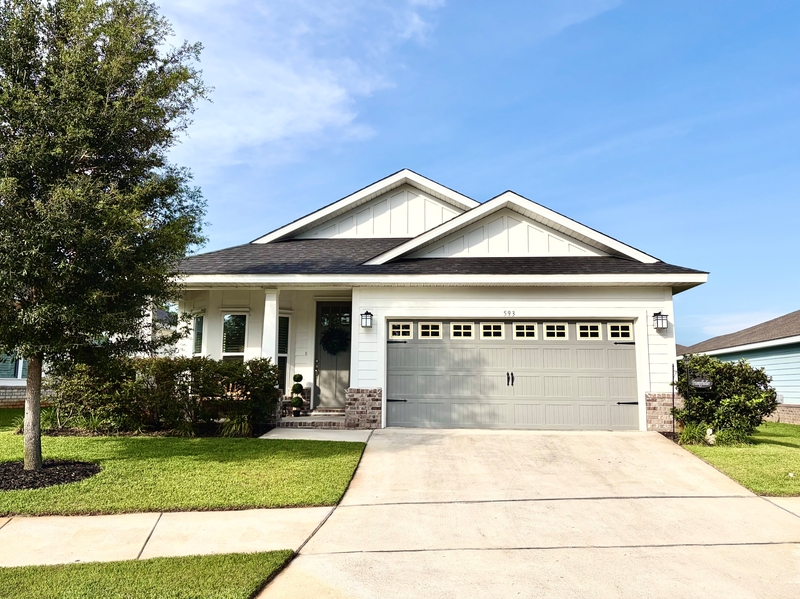 Freeport House: 593 Riverwalk Circle
