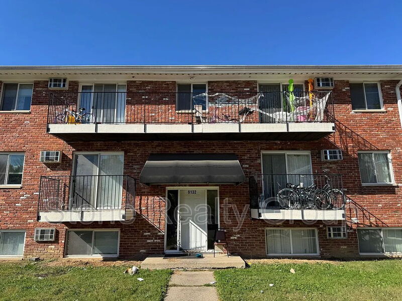 Indianapolis Condo: 9132 E 10th St