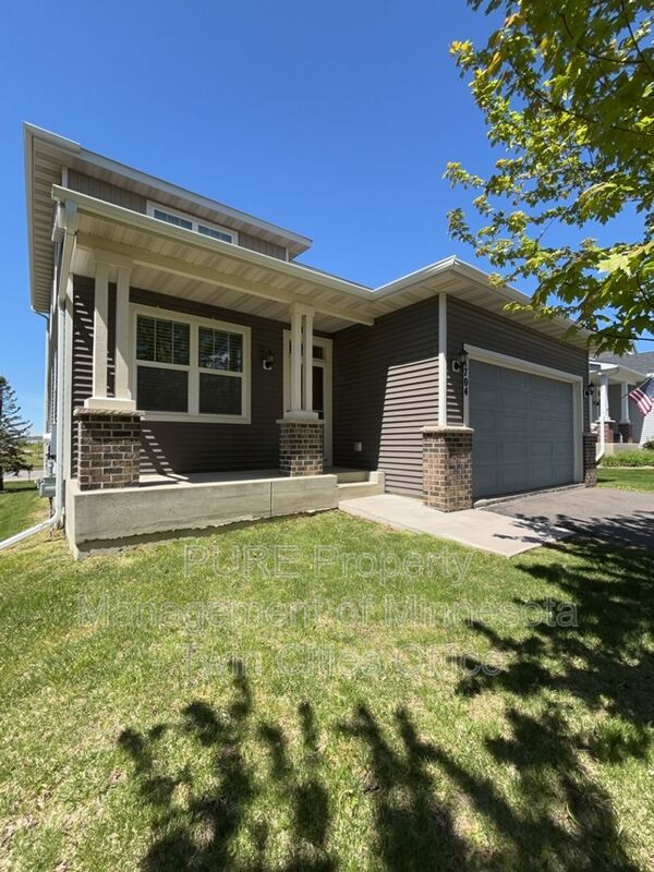 Carver House: 1704 Basswood Ct