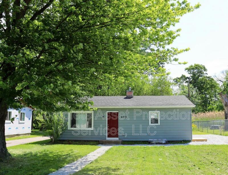 Lake Station House: 2873 New Hampshire Street