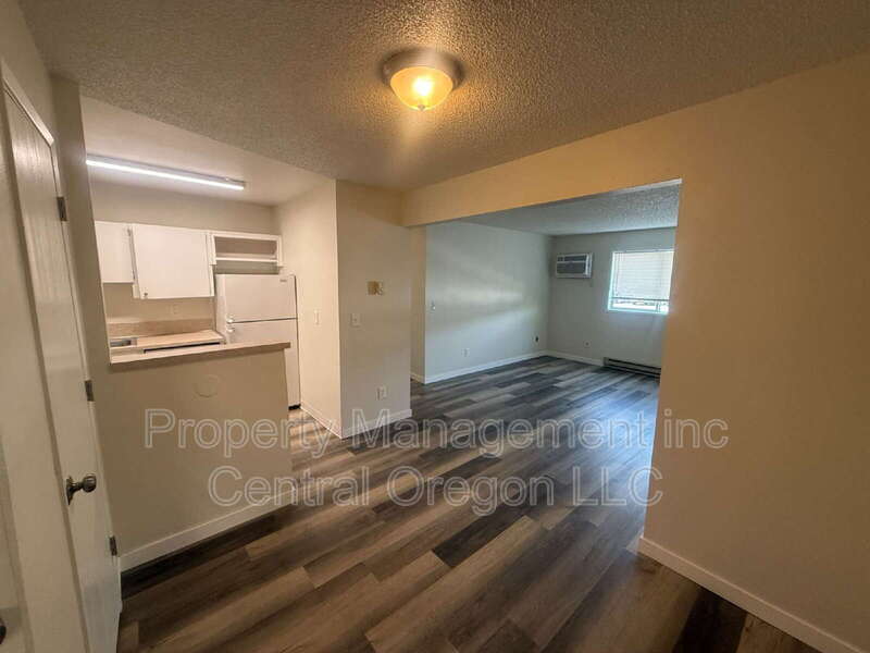 Prineville Condo: 1000 NE 3rd St