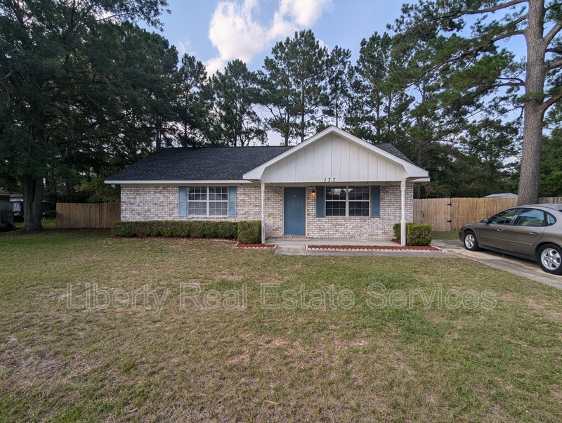 Hinesville House: 177 Sheila Dr