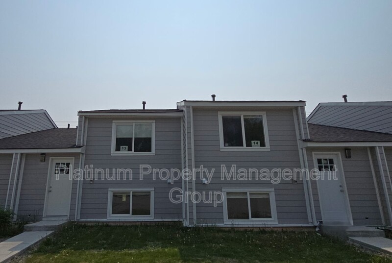 Calgary House: 4649 Hubalta Rd SE