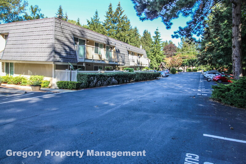 Kirkland Condo: 9907 NE 124th St