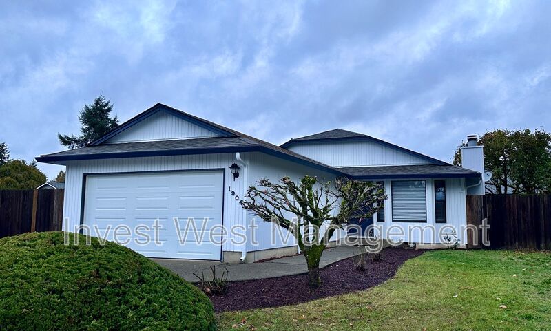 Vancouver House: 1904 SE Blairmont Drive