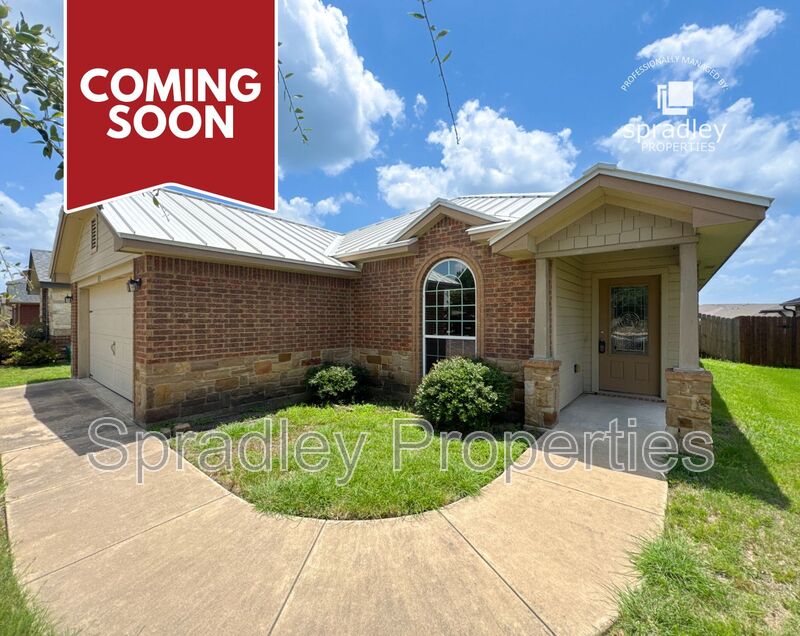 Temple House: 413 Bashaw Lp