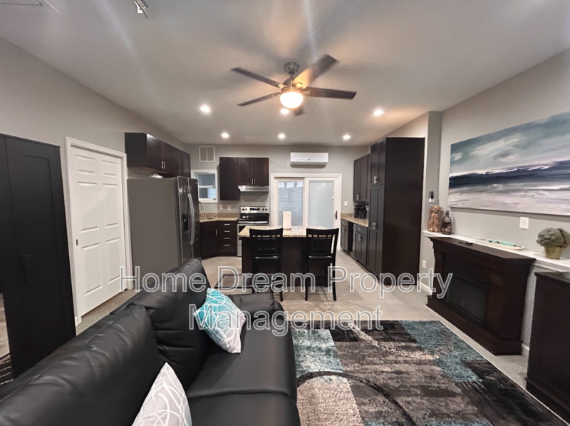 Fredericksburg House: 1401 Bragg Rd