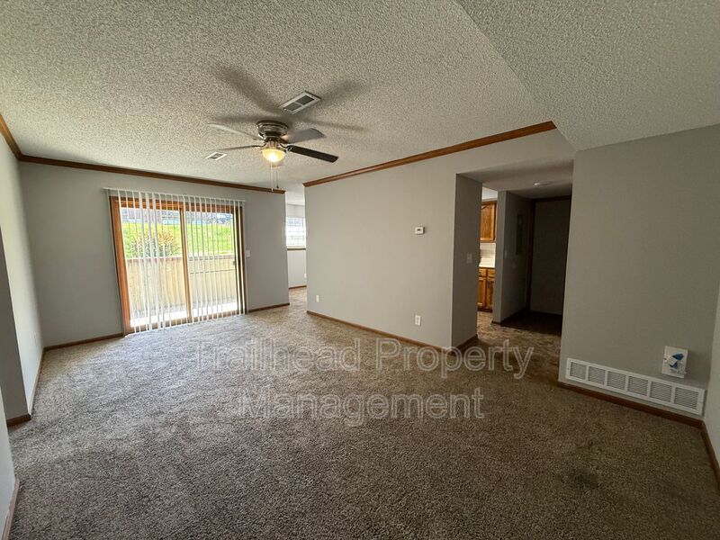 Blue Springs House: 3407 NW Duncan Rd