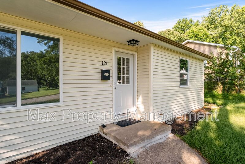 Des Moines House: 121 Thornton Ave