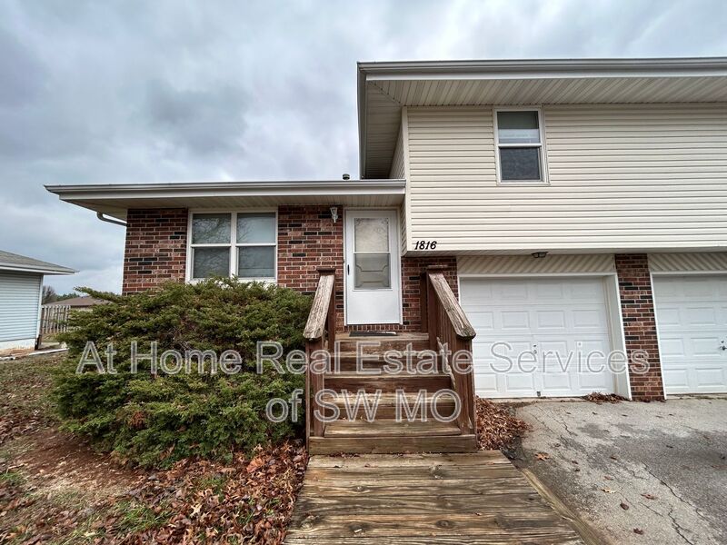 Nixa Townhome: 1816 Tower Circle