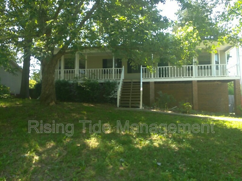 Leeds House: 8413 Lanewood Cir