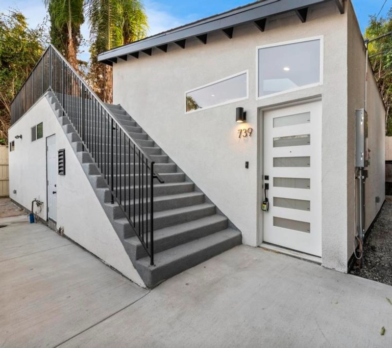 Los Angeles House: 739 N Formosa Ave