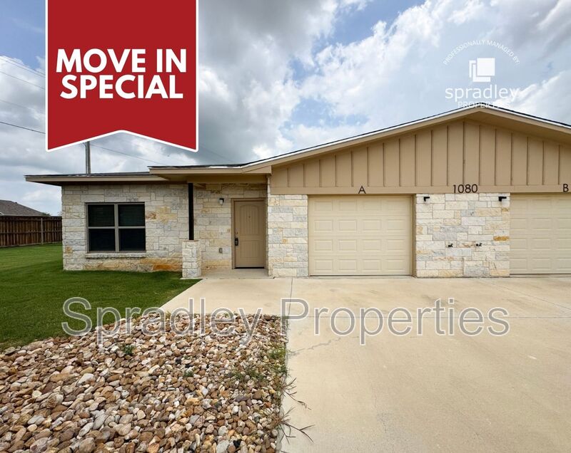 Belton Townhome: 1080A Hibiscus Dr