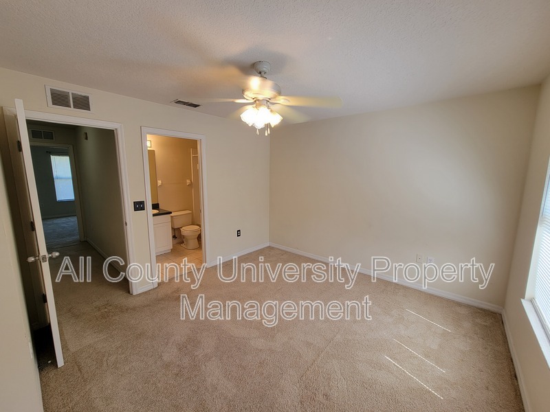Main Rental Photo 10